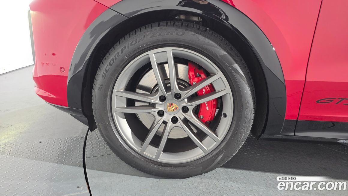 Porsche Cayenne 4.0 GTS, 2025