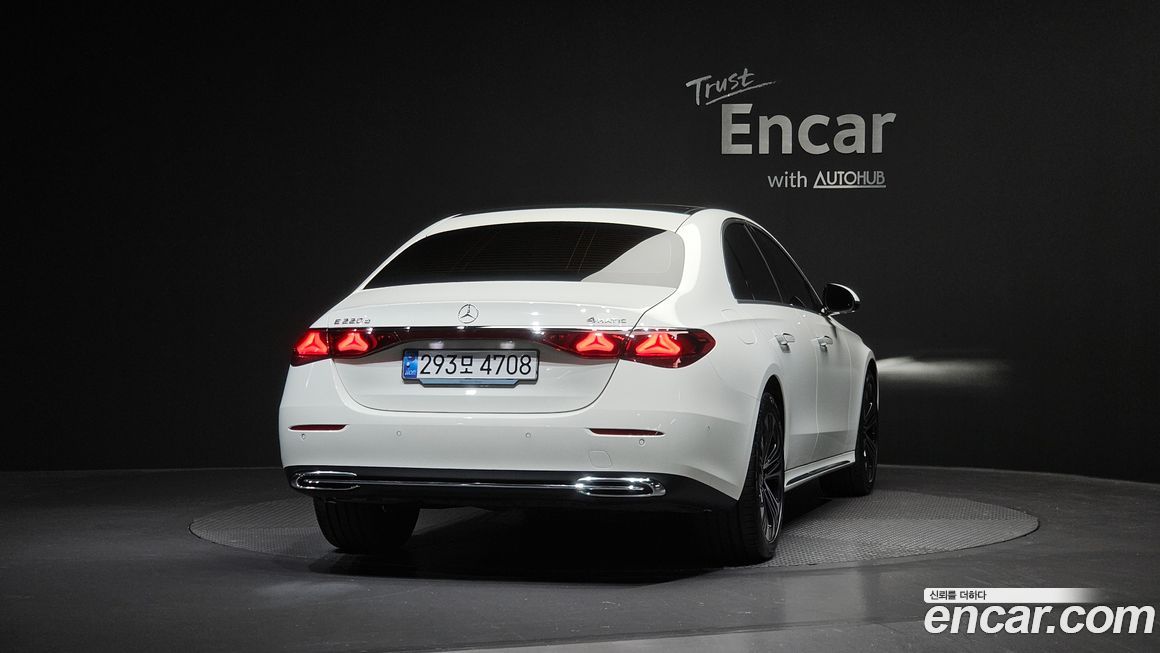 Mercedes-Benz E-Class E220d 4MATIC Exclusive, 2024