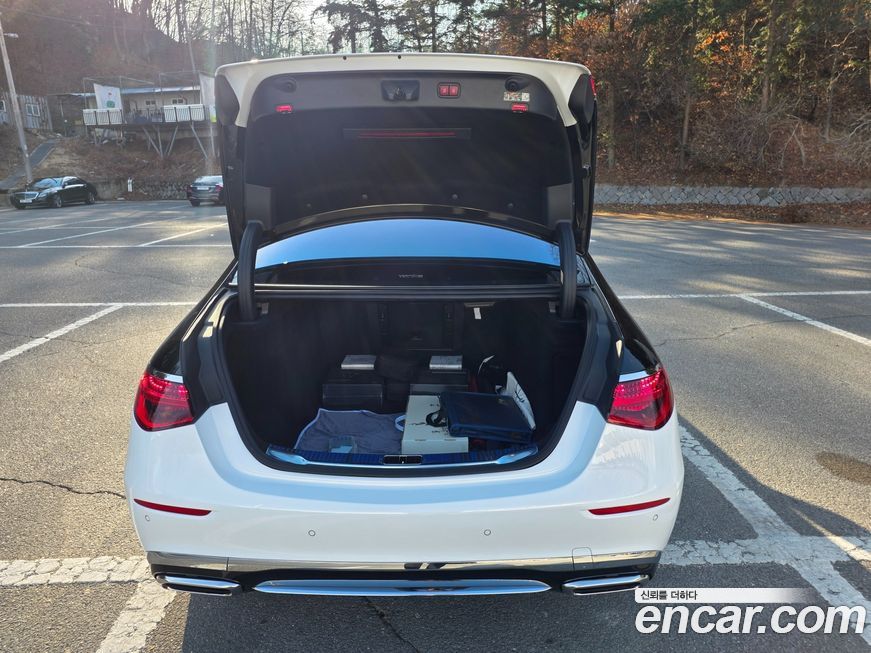 Mercedes-Benz S-Class Maybach S580 4MATIC, 2024