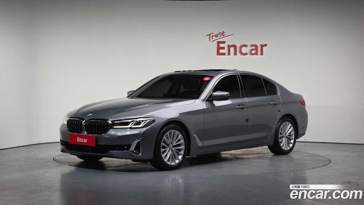 BMW 5-Series 520i Luxury, 2023
