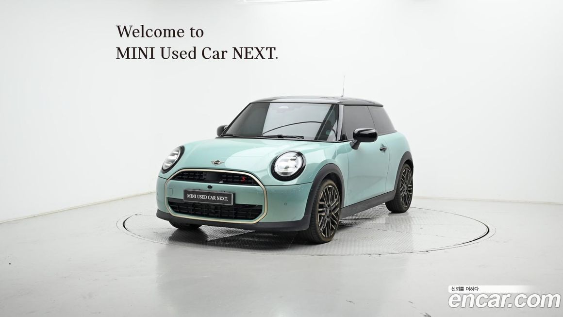 Mini Cooper Favoured, 2025