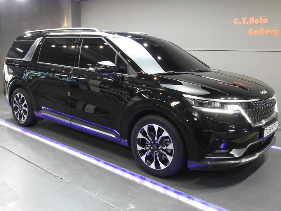 Kia Carnival 9-Seater Signature, 2023