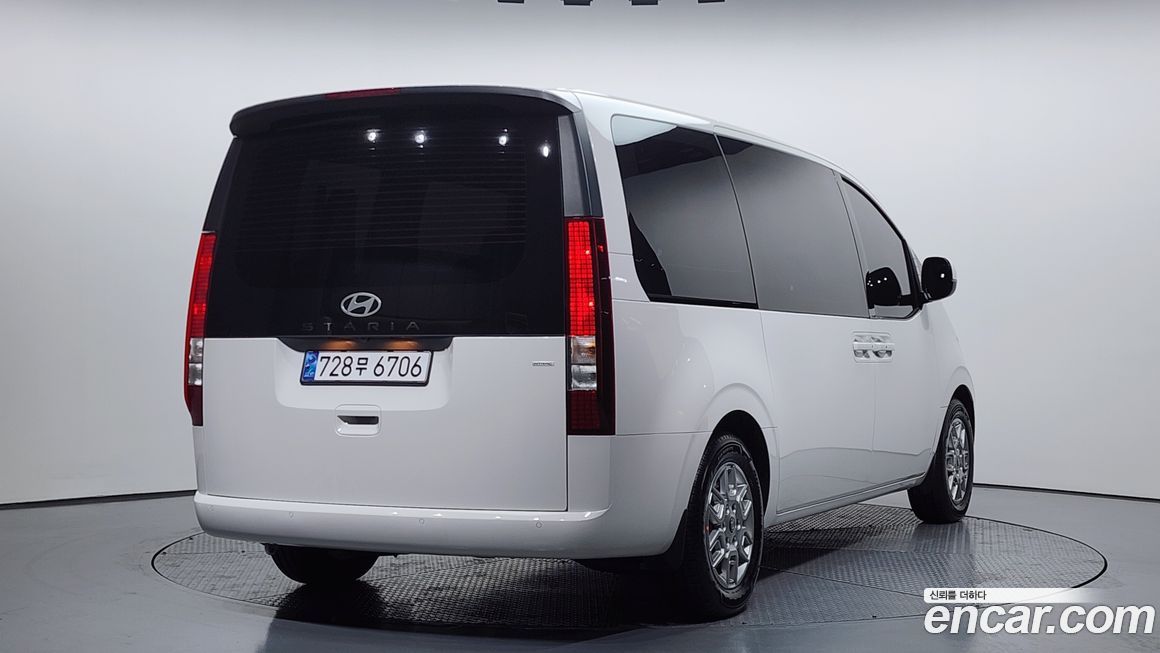 Hyundai Staria 4WD Wheel Chair Lift/Slope, 2025