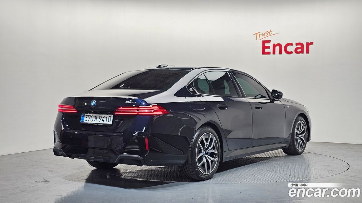 BMW 5-Series 520i M Sport, 2025