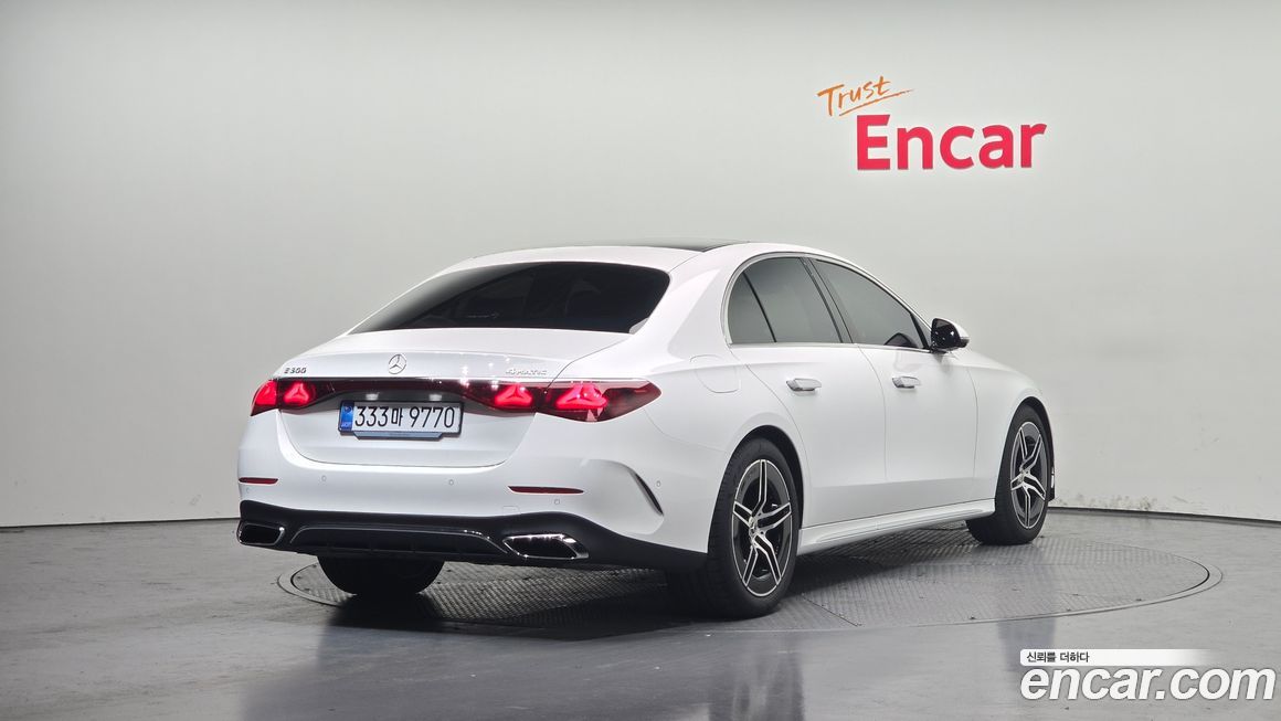 Mercedes-Benz E-Class E300 4MATIC AMG Line, 2025