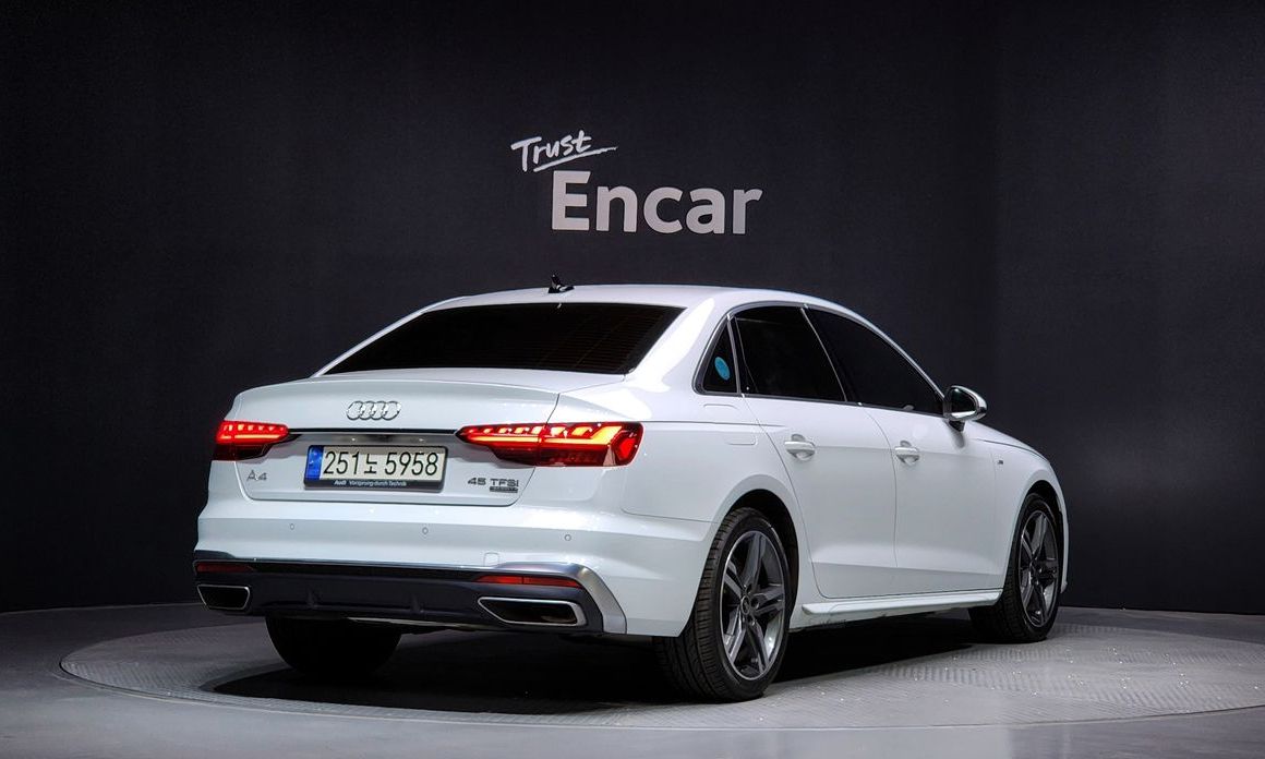 Audi A4 45 TFSI Quattro Premium, 2021