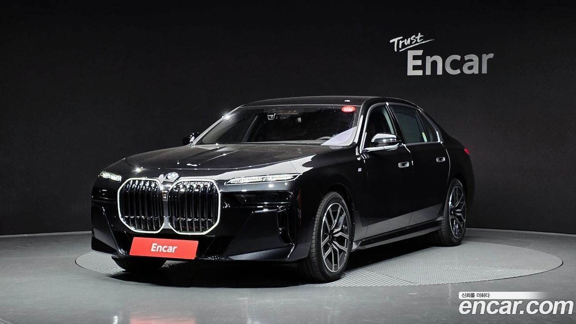 BMW 7-Series 740i xDrive M Sport, 2025