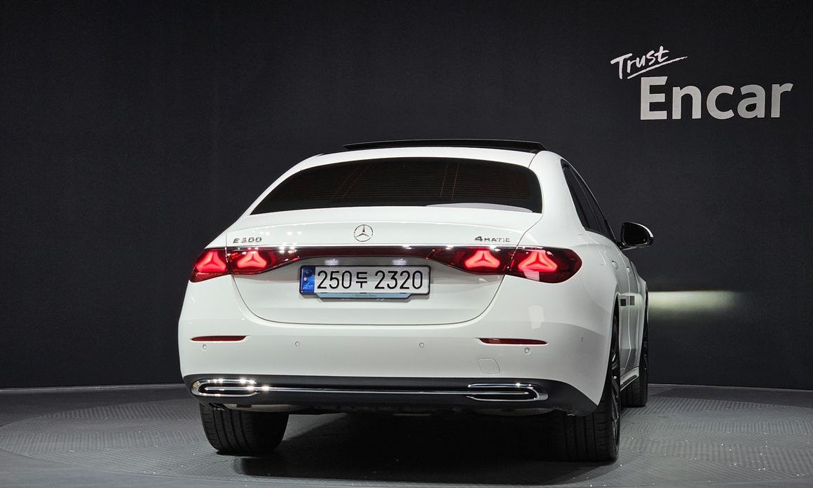 Mercedes-Benz E-Class E300 4MATIC Exclusive, 2024