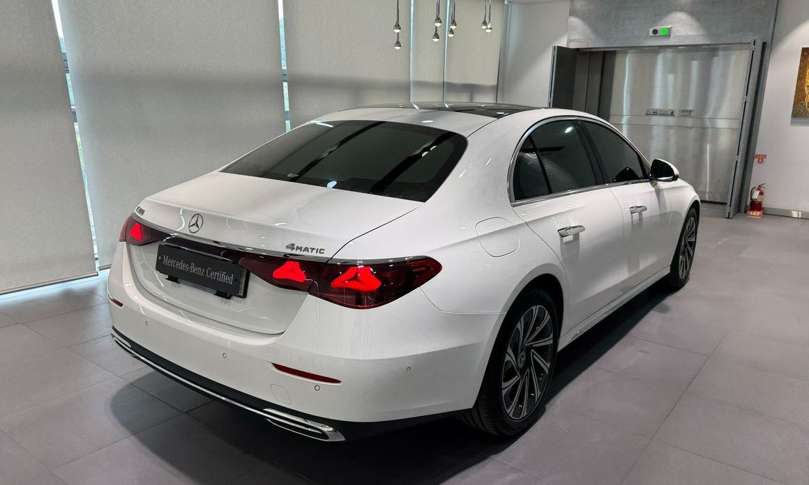 Mercedes-Benz E-Class E300 4MATIC Exclusive, 2025