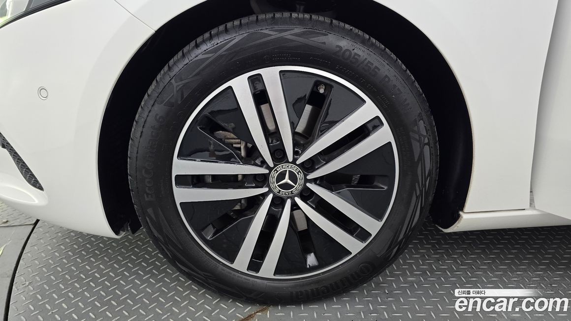 Mercedes-Benz A-Class A220 Hatchback, 2023