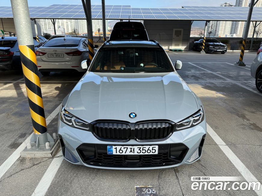 BMW 3-Series 320i Touring M Sports, 2025