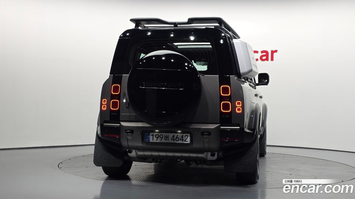 Land Rover Defender 110 P300 X-Dynamic SE, 2025