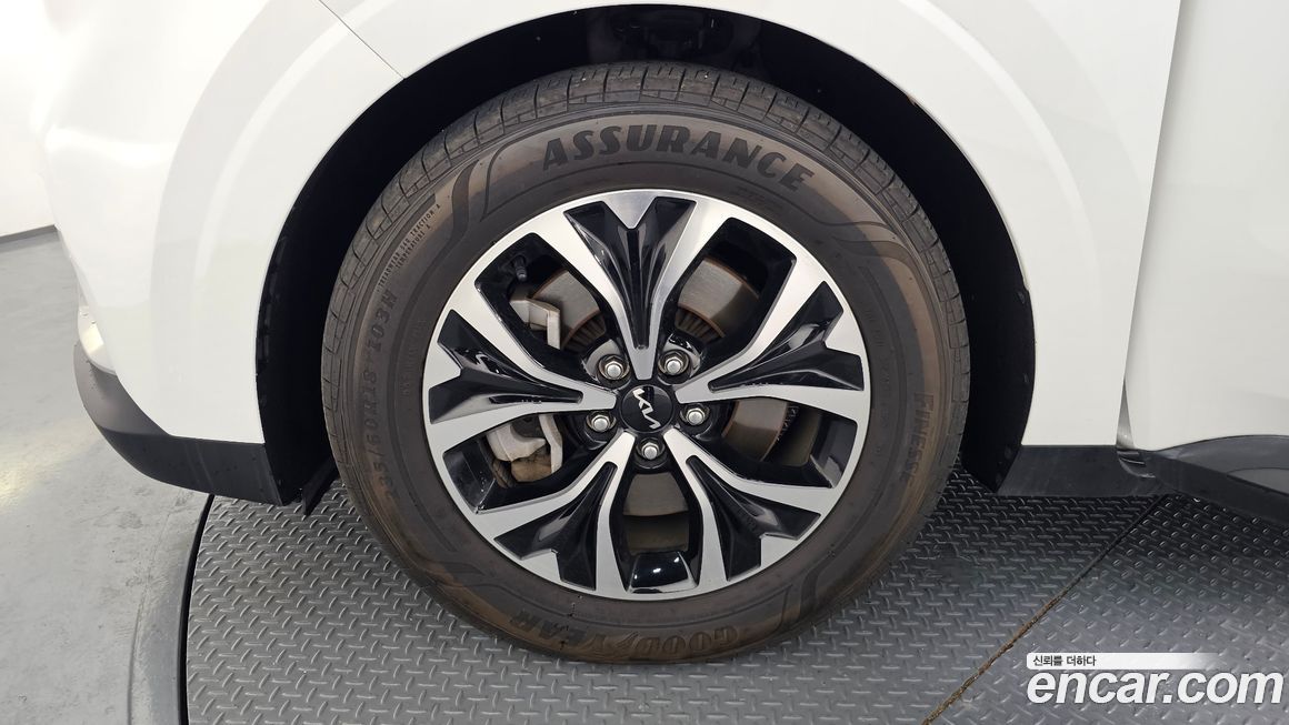 Kia Carnival 9-Seater Prestige, 2023