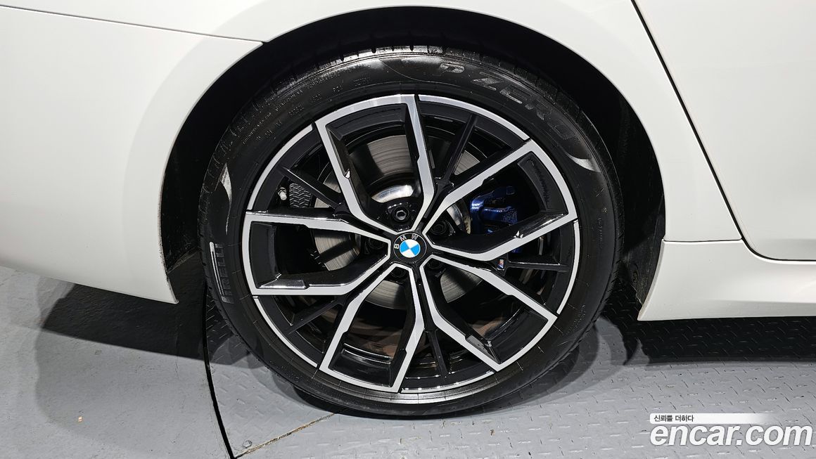 BMW 5-Series 530i xDrive M Sport Package, 2023