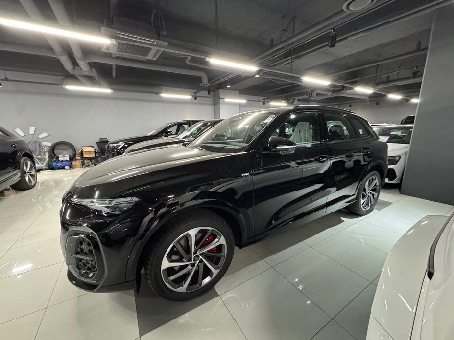 Audi Q5 40 TDI Quattro S Line Black Edition, 2025