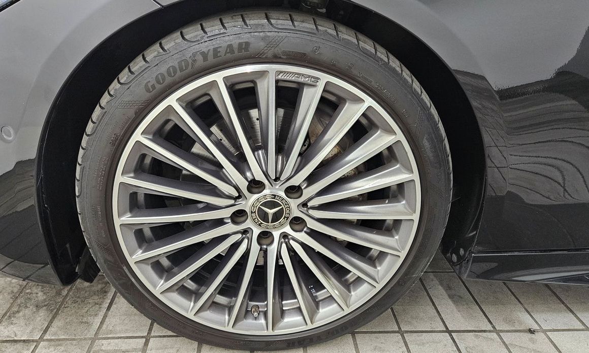 Mercedes-Benz C-Class C300 4MATIC AMG Line, 2023