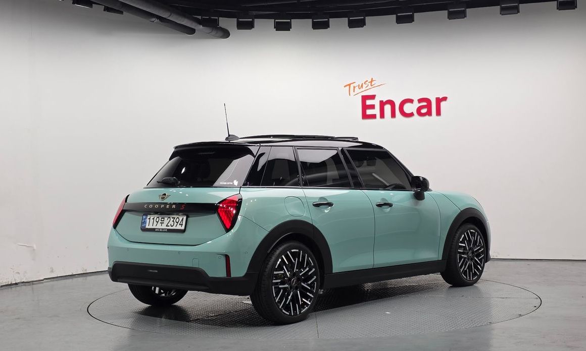 Mini Cooper 5 Door Favoured, 2025