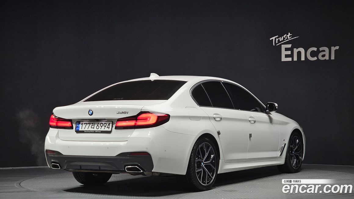 BMW 5-Series 530i M Sport Package, 2023