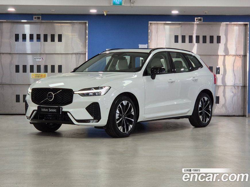 Volvo XC60 B5 Ultra Dark, 2026