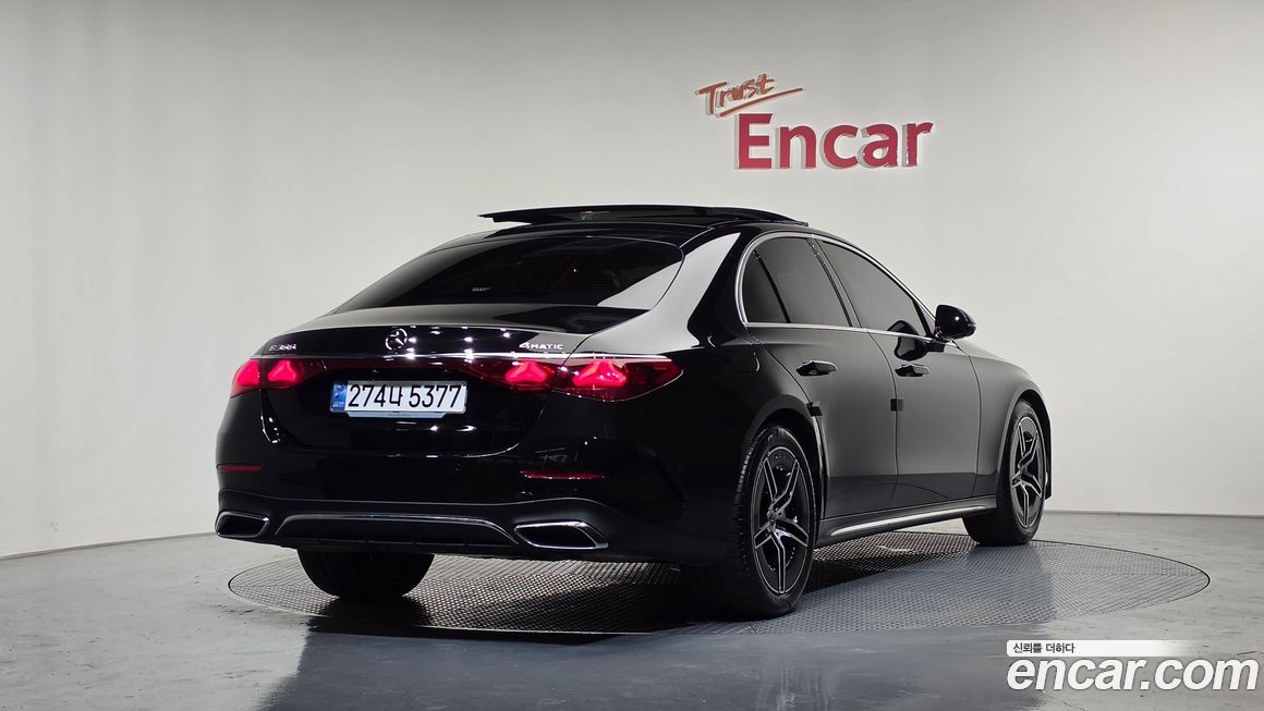 Mercedes-Benz E-Class E300 4MATIC AMG Line, 2024
