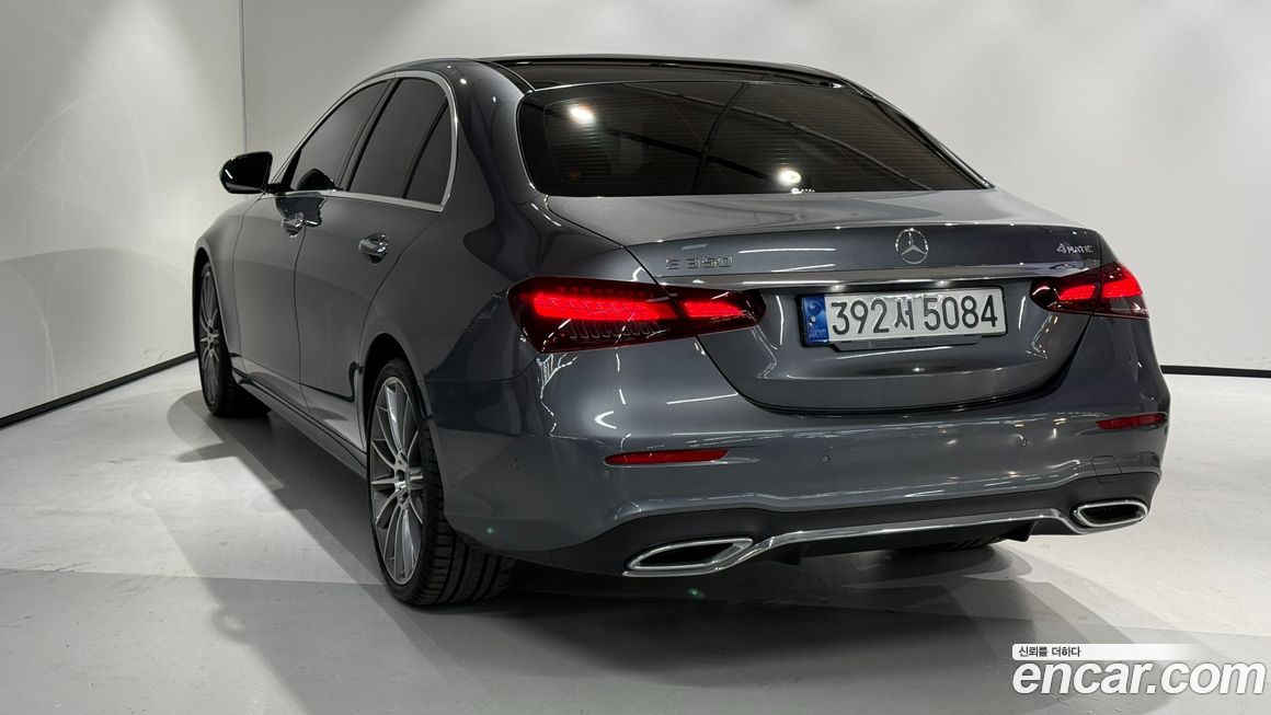 Mercedes-Benz E-Class E350 4MATIC AMG Line, 2022