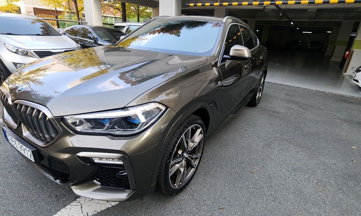 BMW X6 M50i, 2021