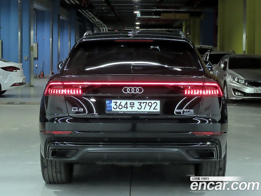 Audi Q8 55 TFSI Quattro Premium, 2023