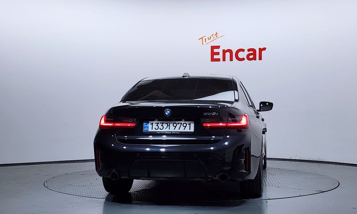 BMW 3-Series 320i M Sport, 2024