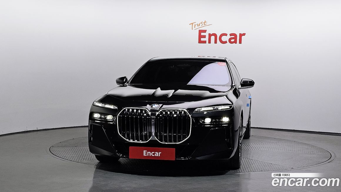 BMW 7-Series 740i xDrive M Sport, 2025