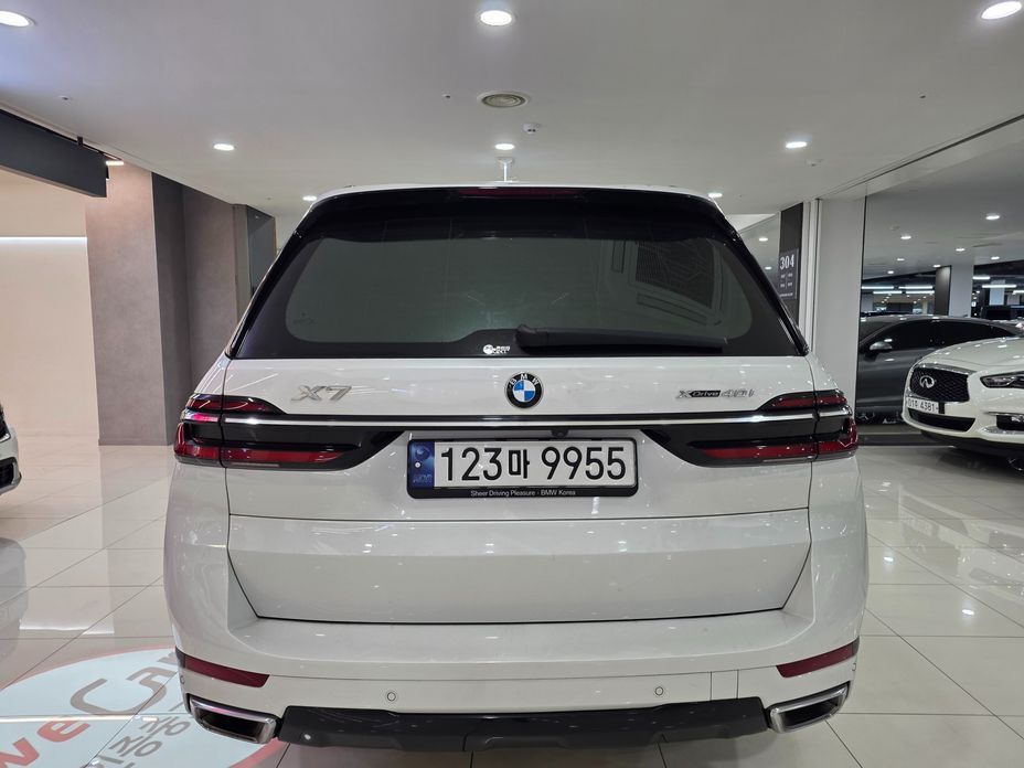 BMW X7 xDrive 40i Design Pure Excellence 6-Seater, 2024