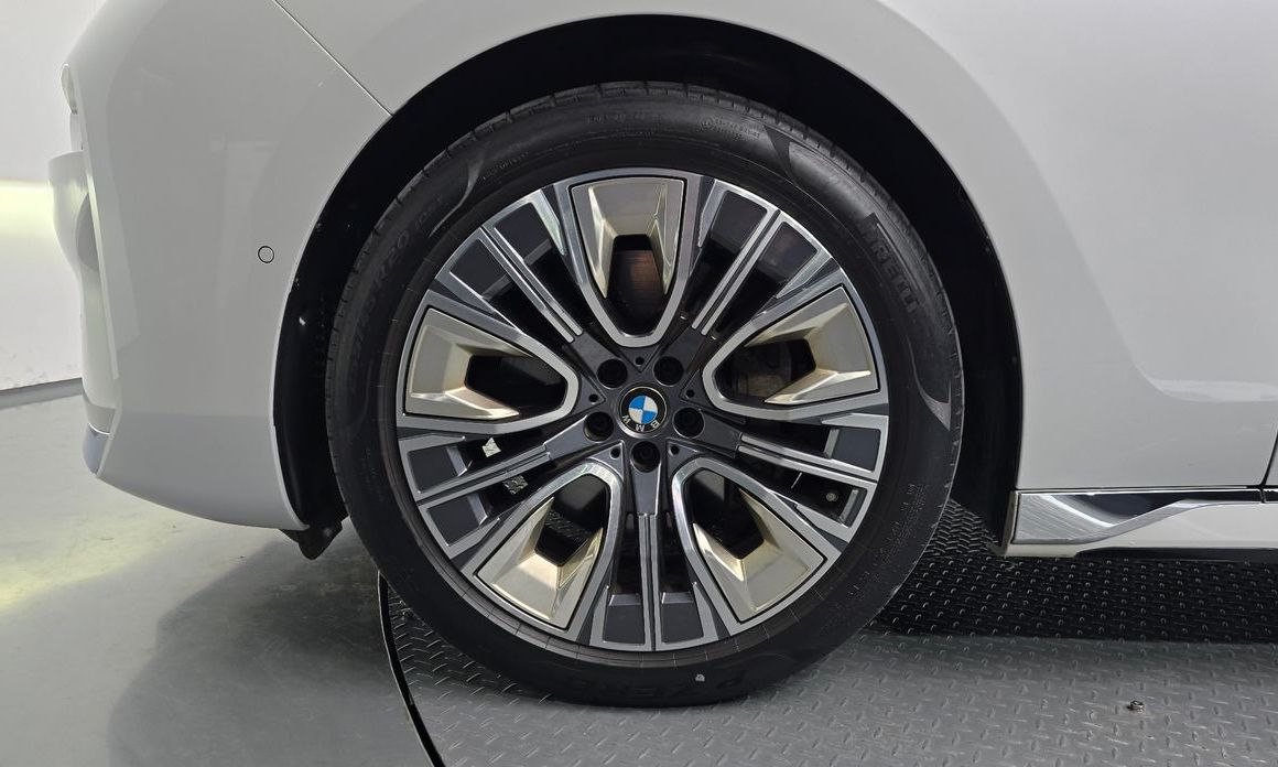 BMW 7-Series 740i sDrive Design Pure Excellence, 2023