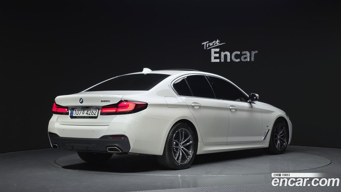 BMW 5-Series 520i M Sport, 2022