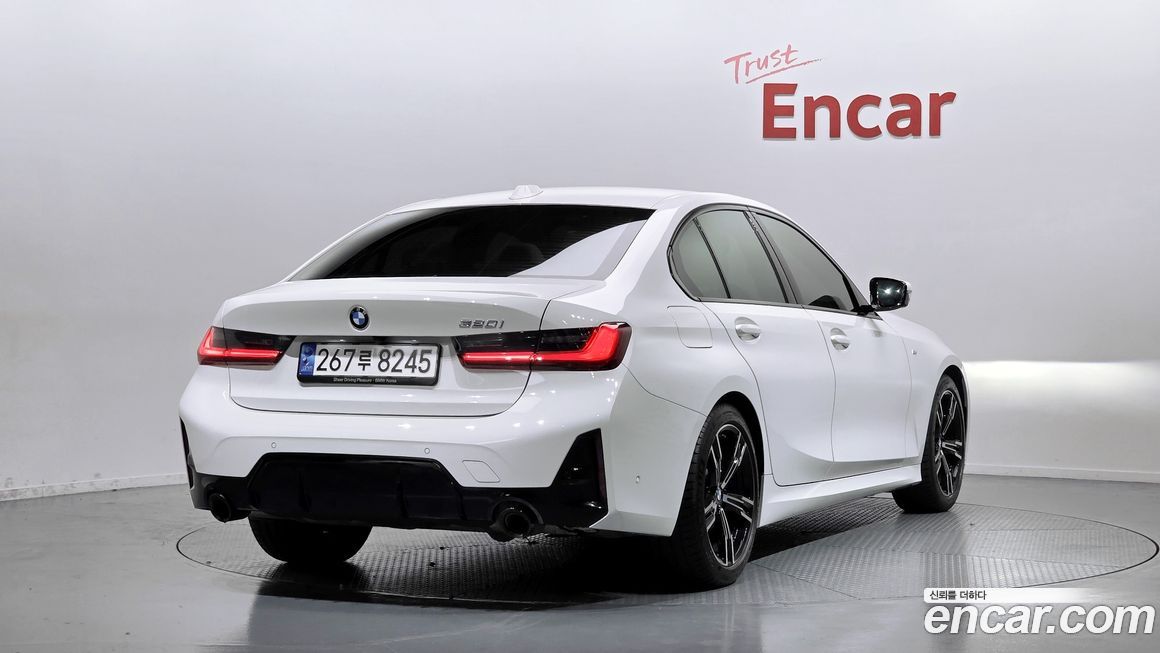 BMW 3-Series 320i M Sport, 2023