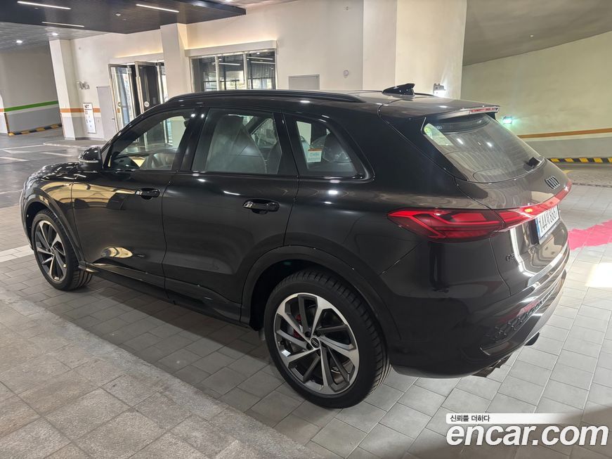 Audi Q5 40 TDI Quattro S Line Black Edition, 2025