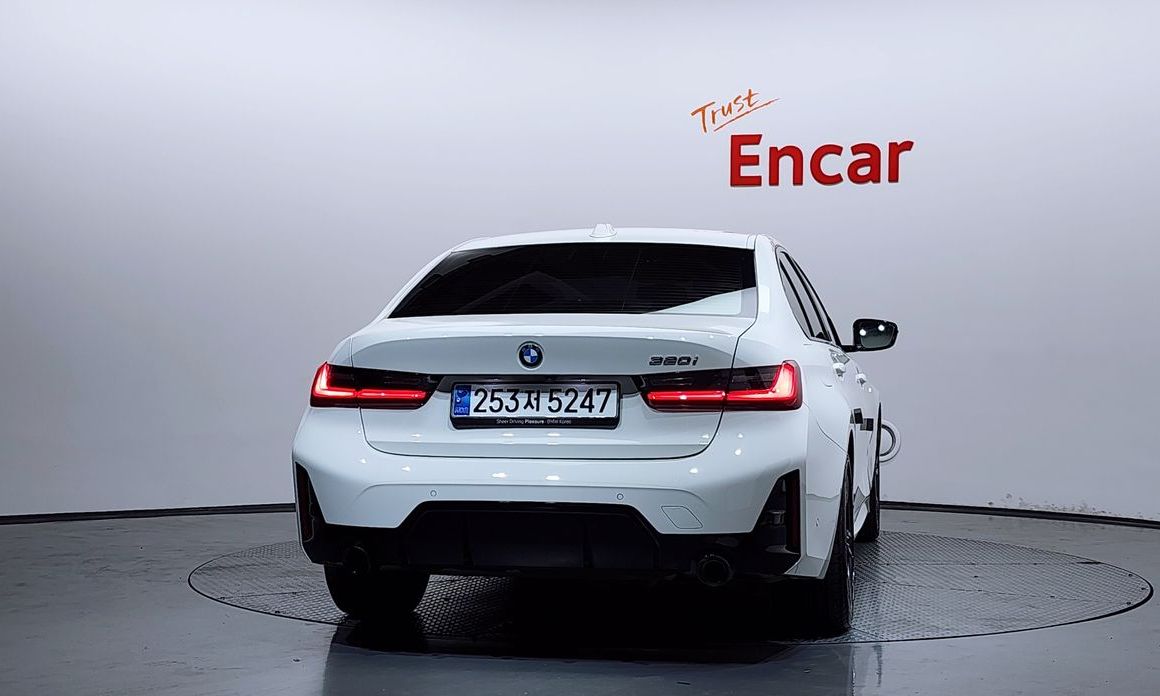 BMW 3-Series 320i M Sport, 2024