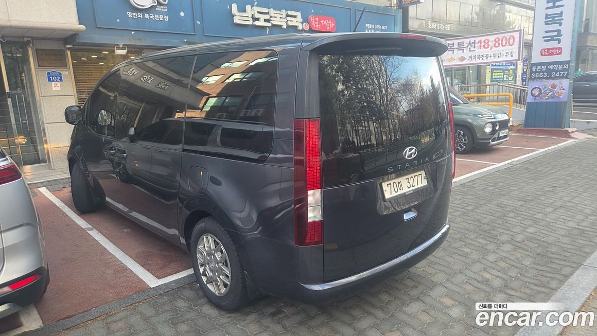 Hyundai Staria Tourer 11-Seater, 2024