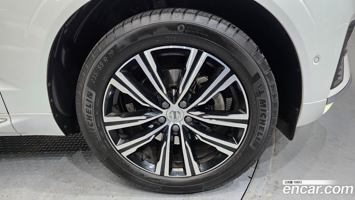 Volvo XC60 B5 Inscription, 2022