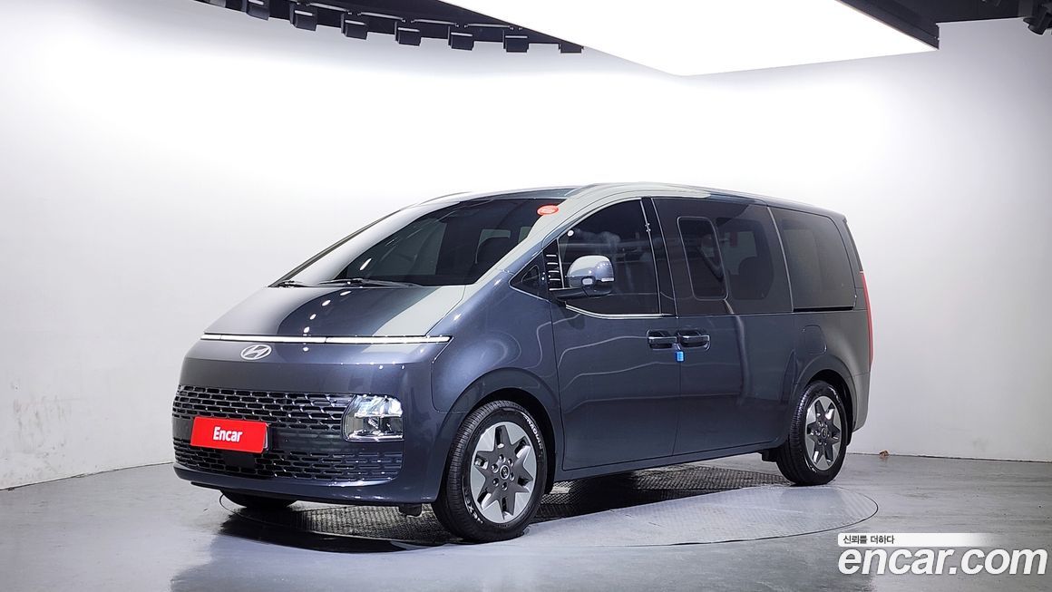 Hyundai Staria Tourer 9-Seater, 2025