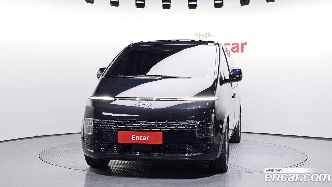 Hyundai Staria 4WD Tourer 11-Seater, 2024