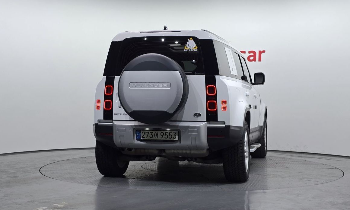 Land Rover Defender 110 D250 SE, 2022