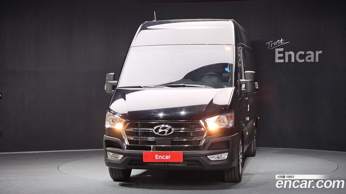 Hyundai Solati 15-seater, 2025