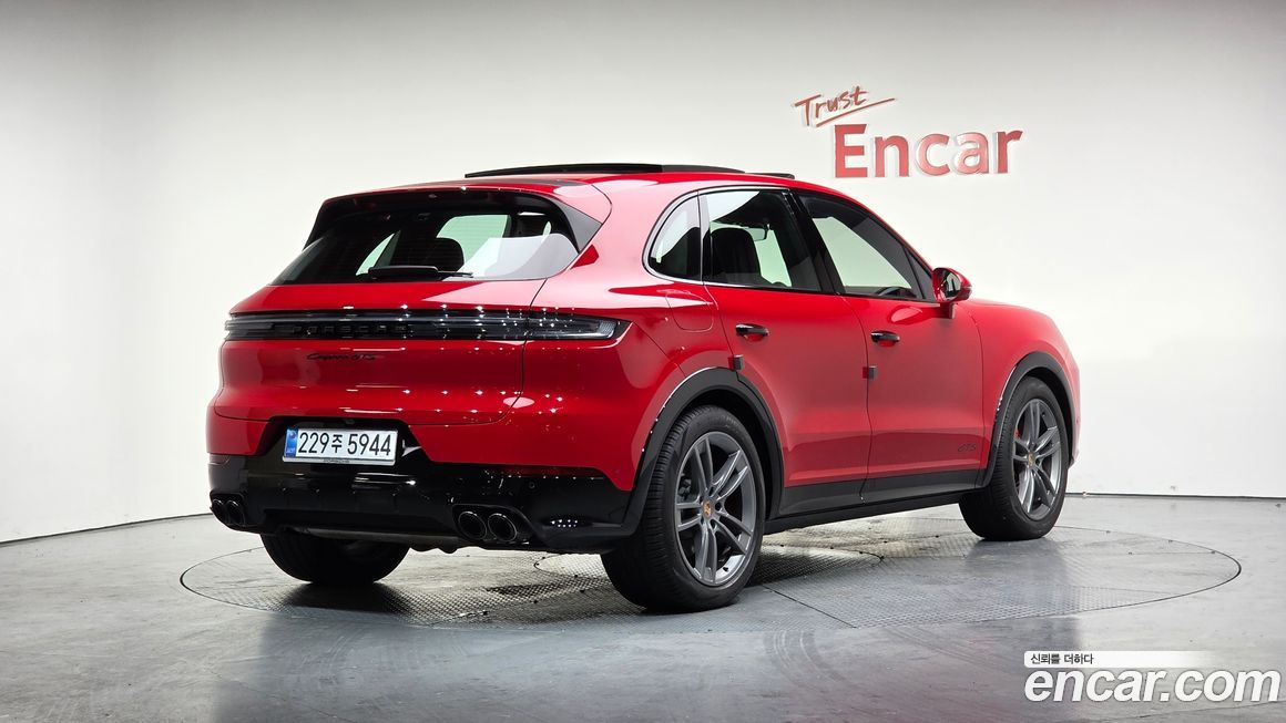 Porsche Cayenne 4.0 GTS, 2025