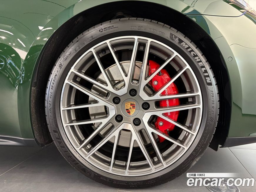 Porsche Panamera 4.0 GTS, 2025