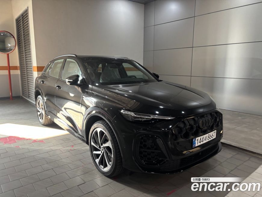 Audi Q5 40 TDI Quattro S Line Black Edition, 2025