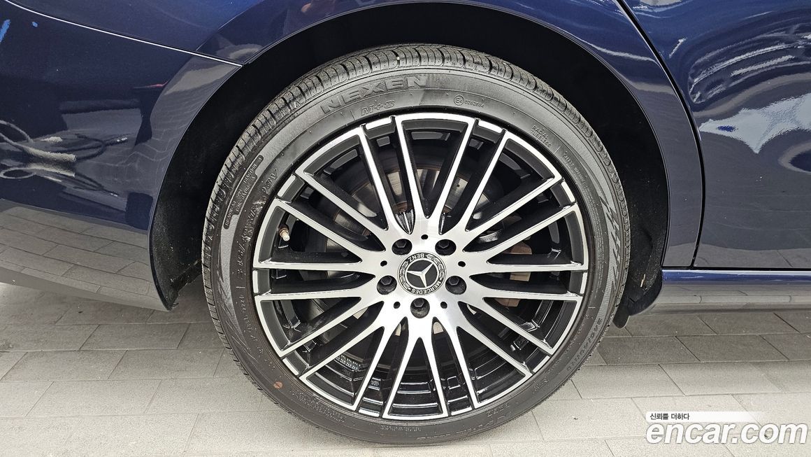 Mercedes-Benz C-Class C200 4MATIC Avantgarde, 2022