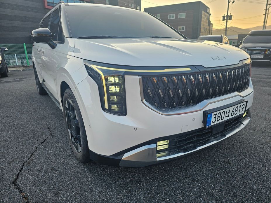 Kia Carnival 7-Seater Signature, 2024