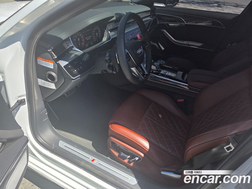 Audi S8 4.0 TFSI Quattro LWB, 2023