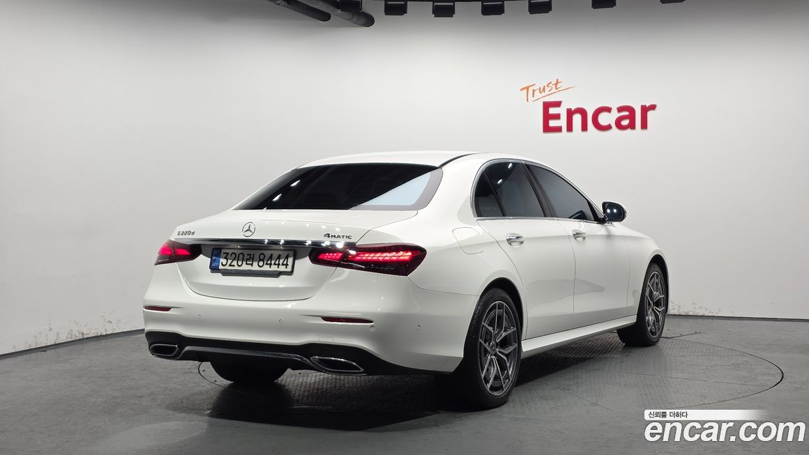 Mercedes-Benz E-Class E220d 4MATIC AMG Line, 2022