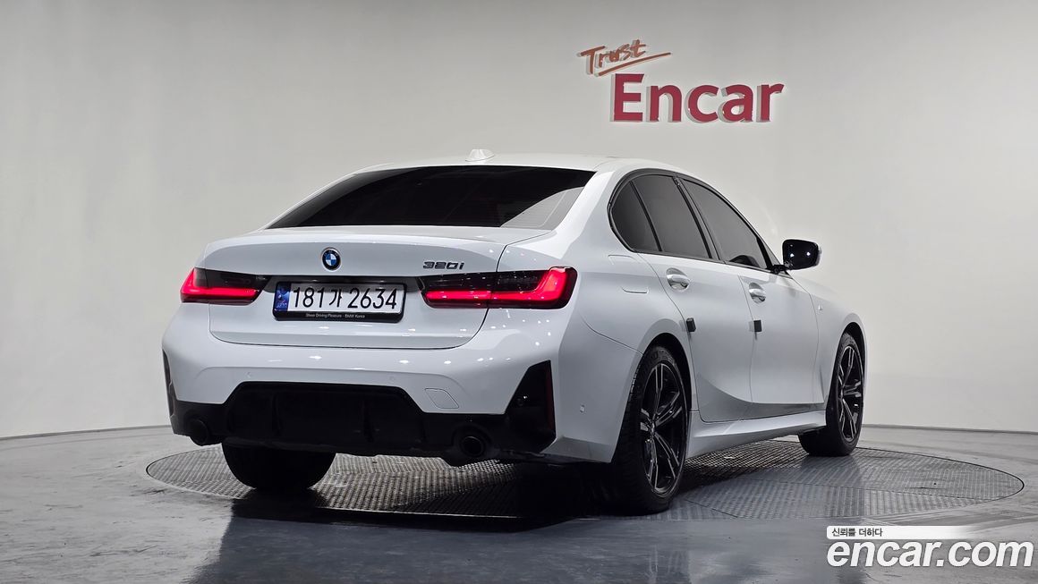 BMW 3-Series 320i M Sport, 2023