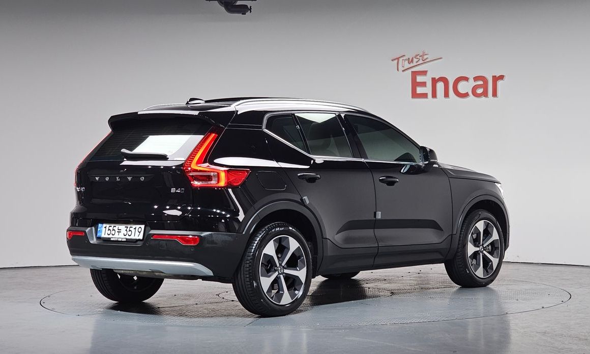 Volvo XC40 B4 Ultra Bright, 2025
